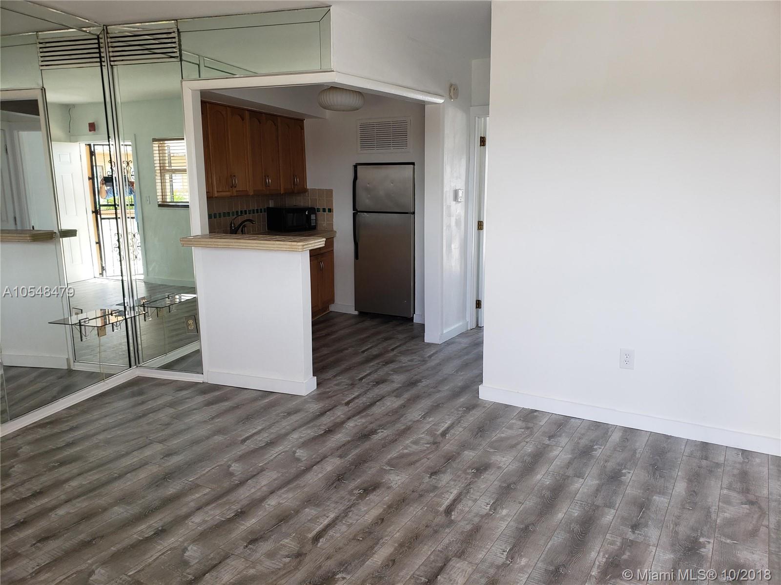 CAROLYNN TOWNHOUSE CONDO - Residential