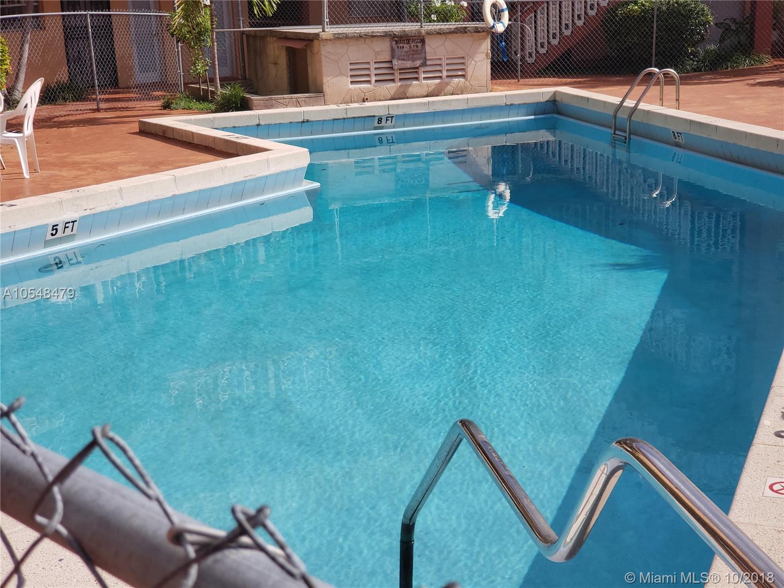 CAROLYNN TOWNHOUSE CONDO - Residential