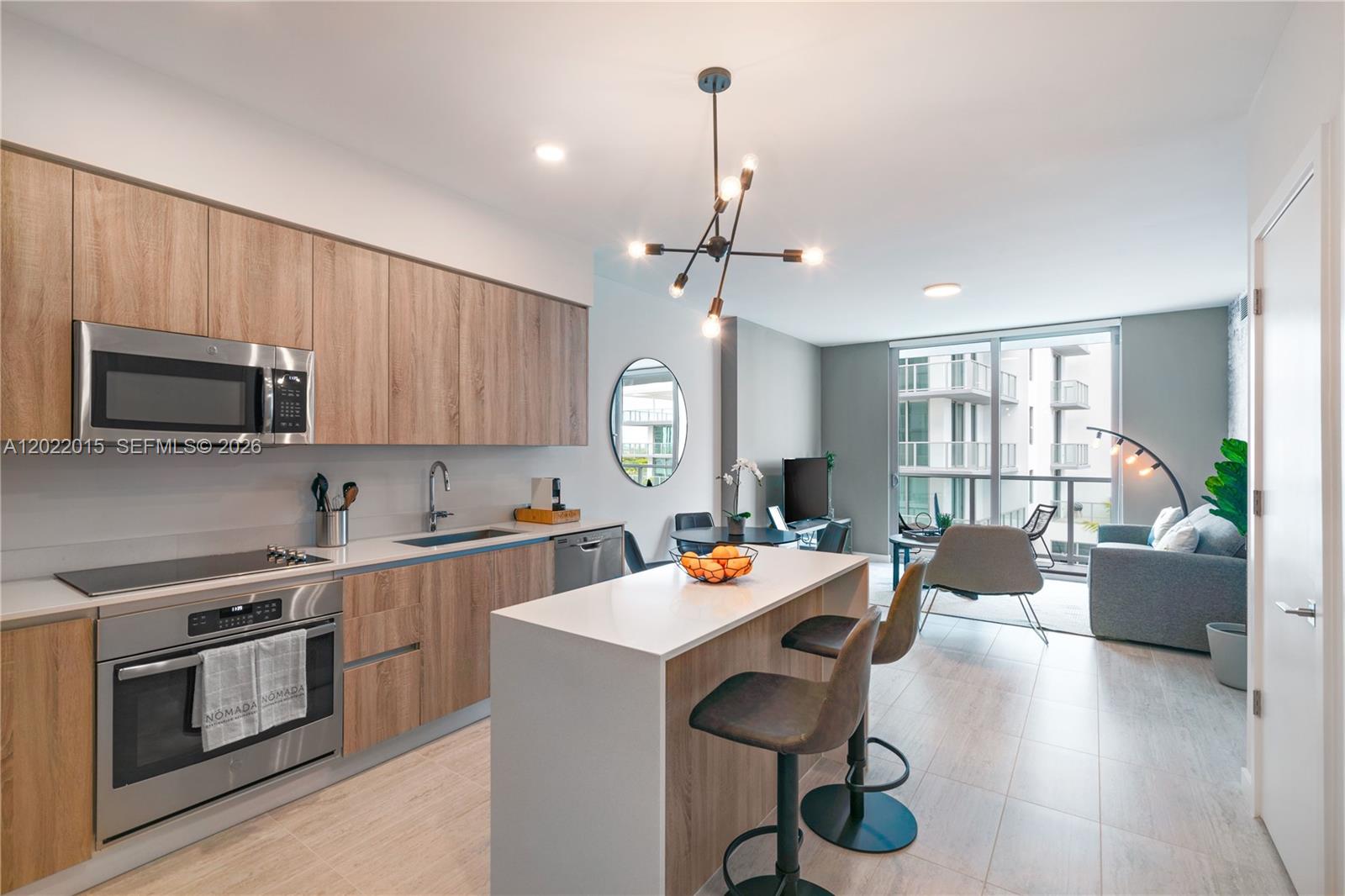QUADRO CONDO - Residential