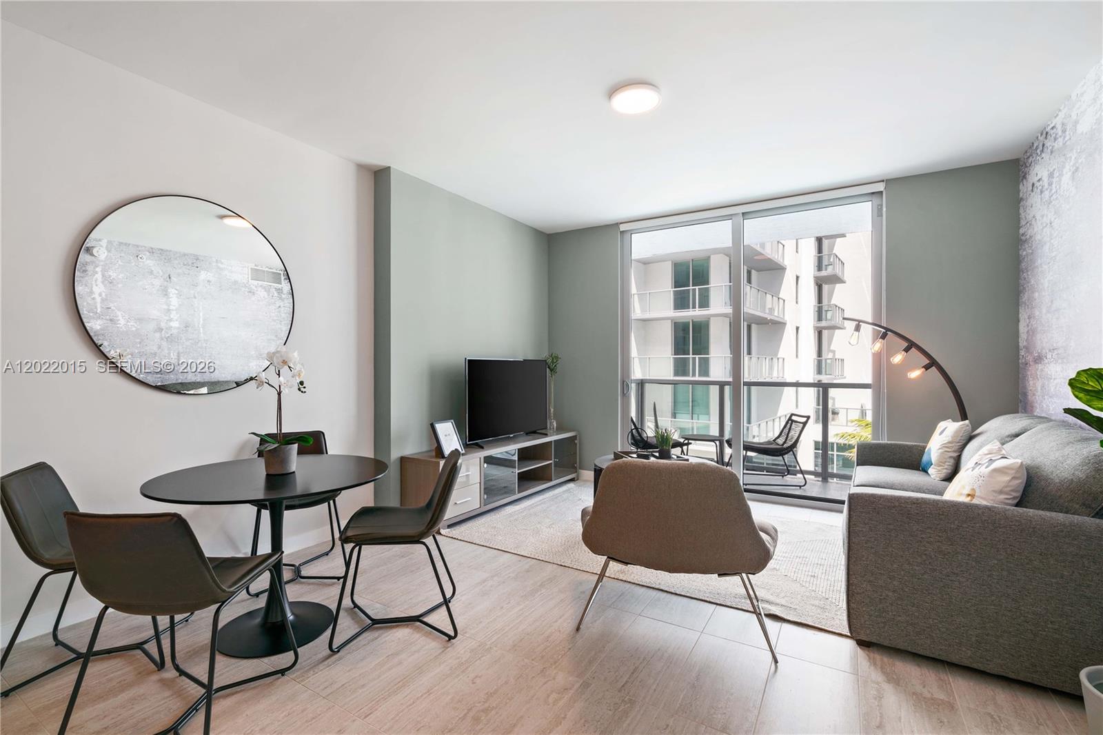 QUADRO CONDO - Residential