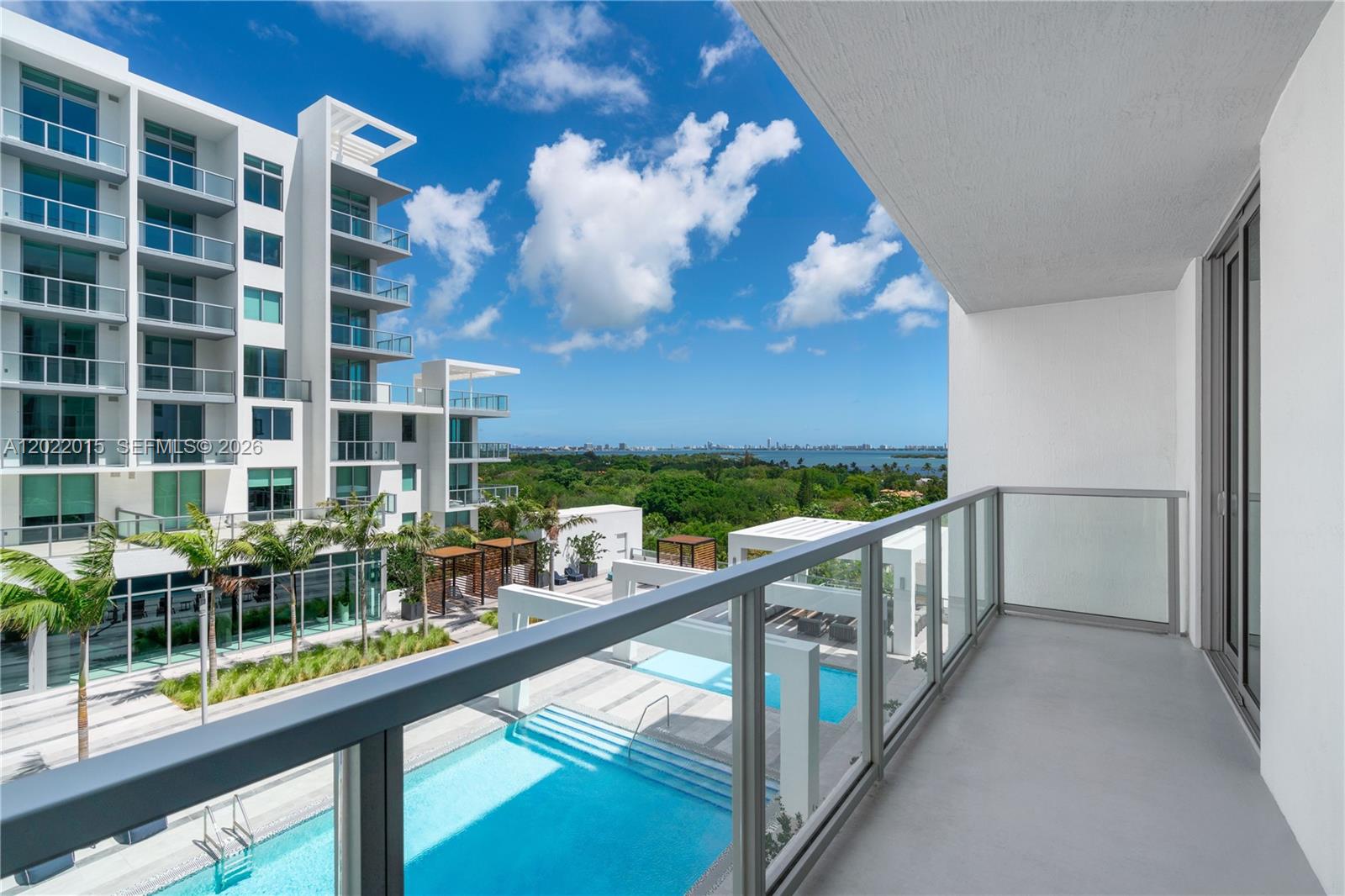 QUADRO CONDO - Residential