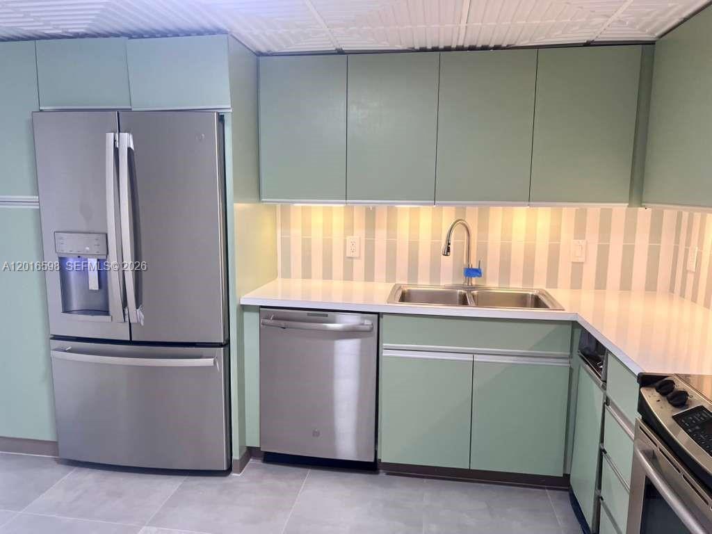 11113 Biscayne Blvd 1253