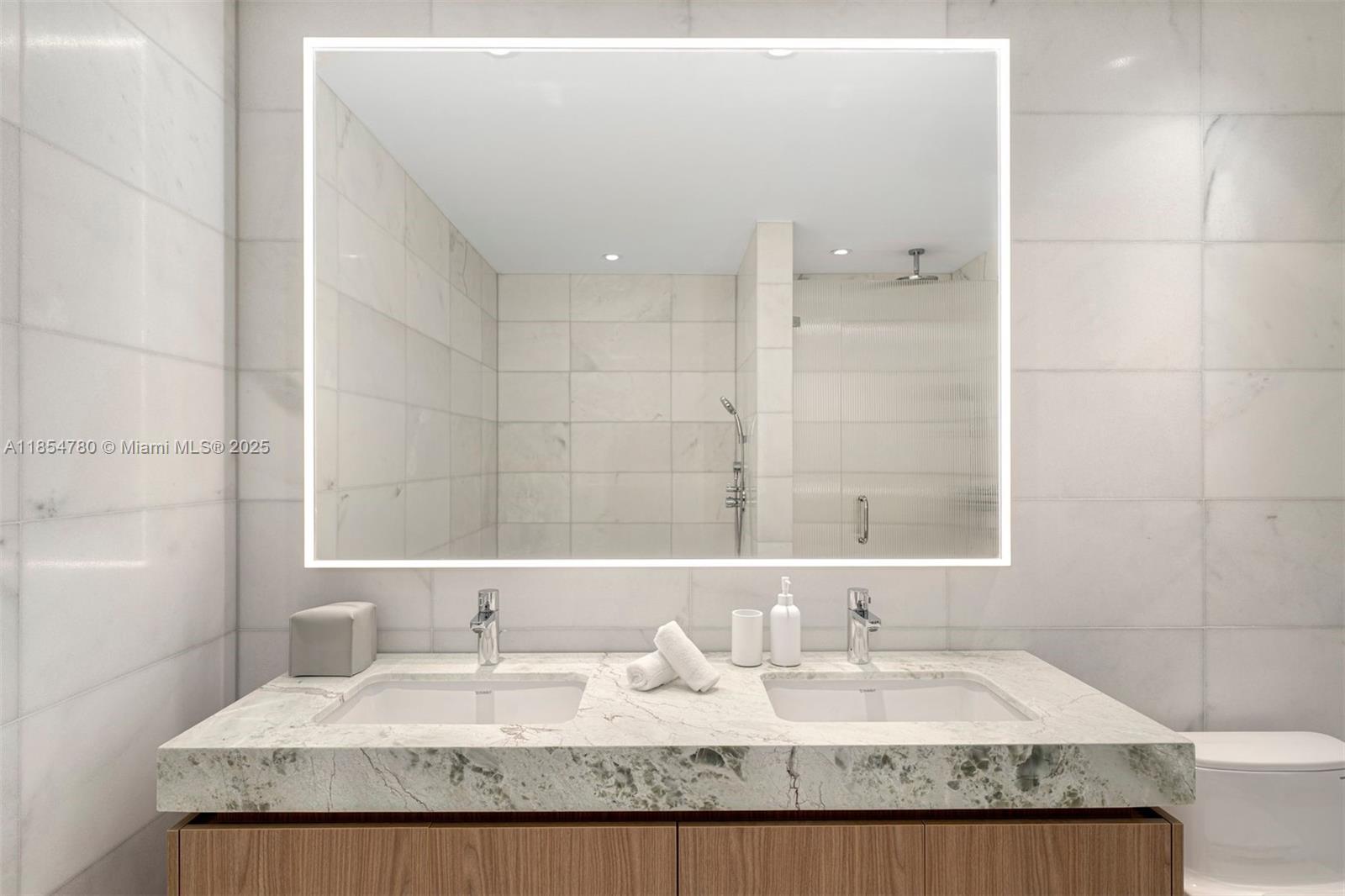 FIVE PARK - Residential