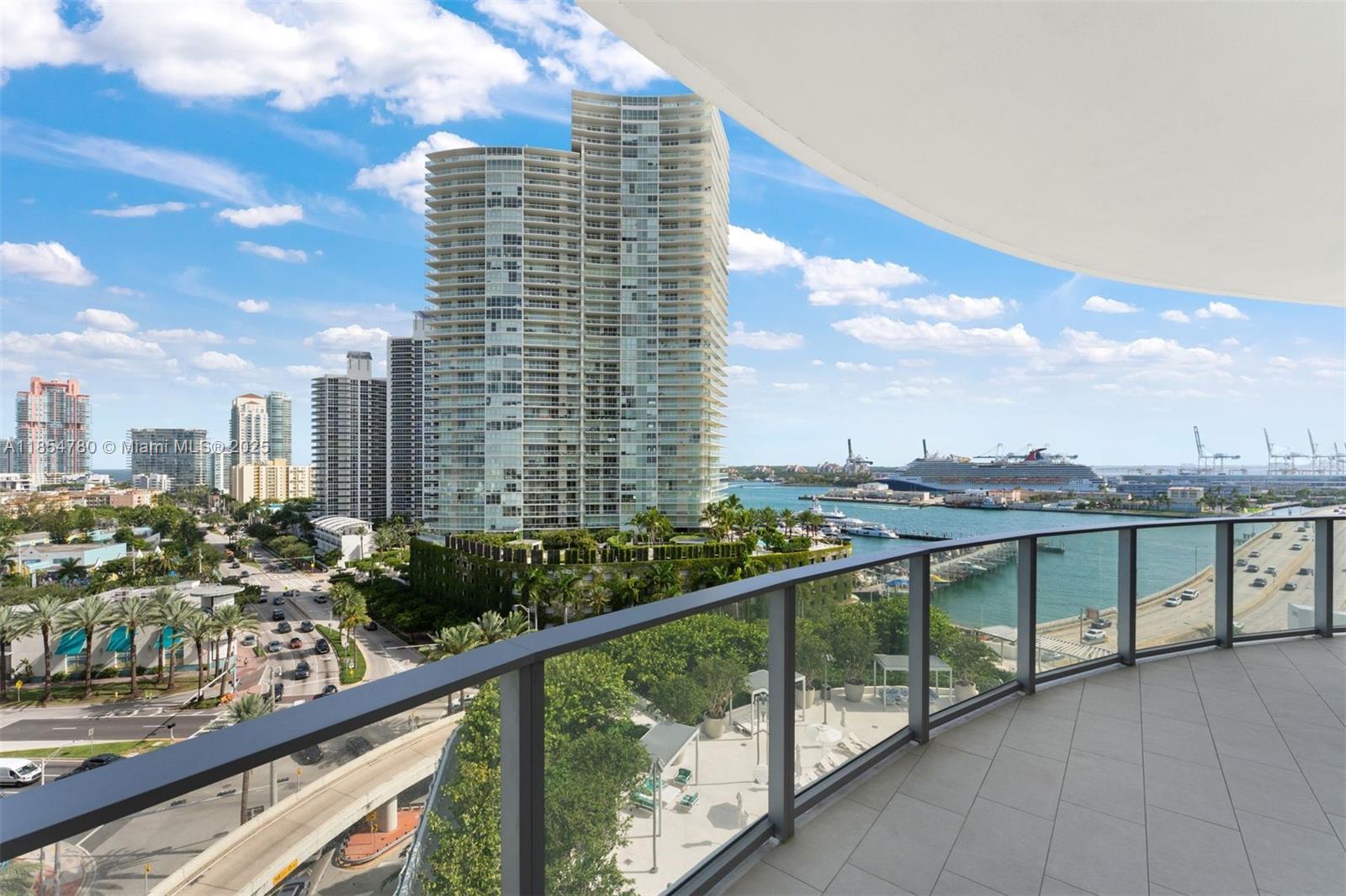 FIVE PARK - Residential