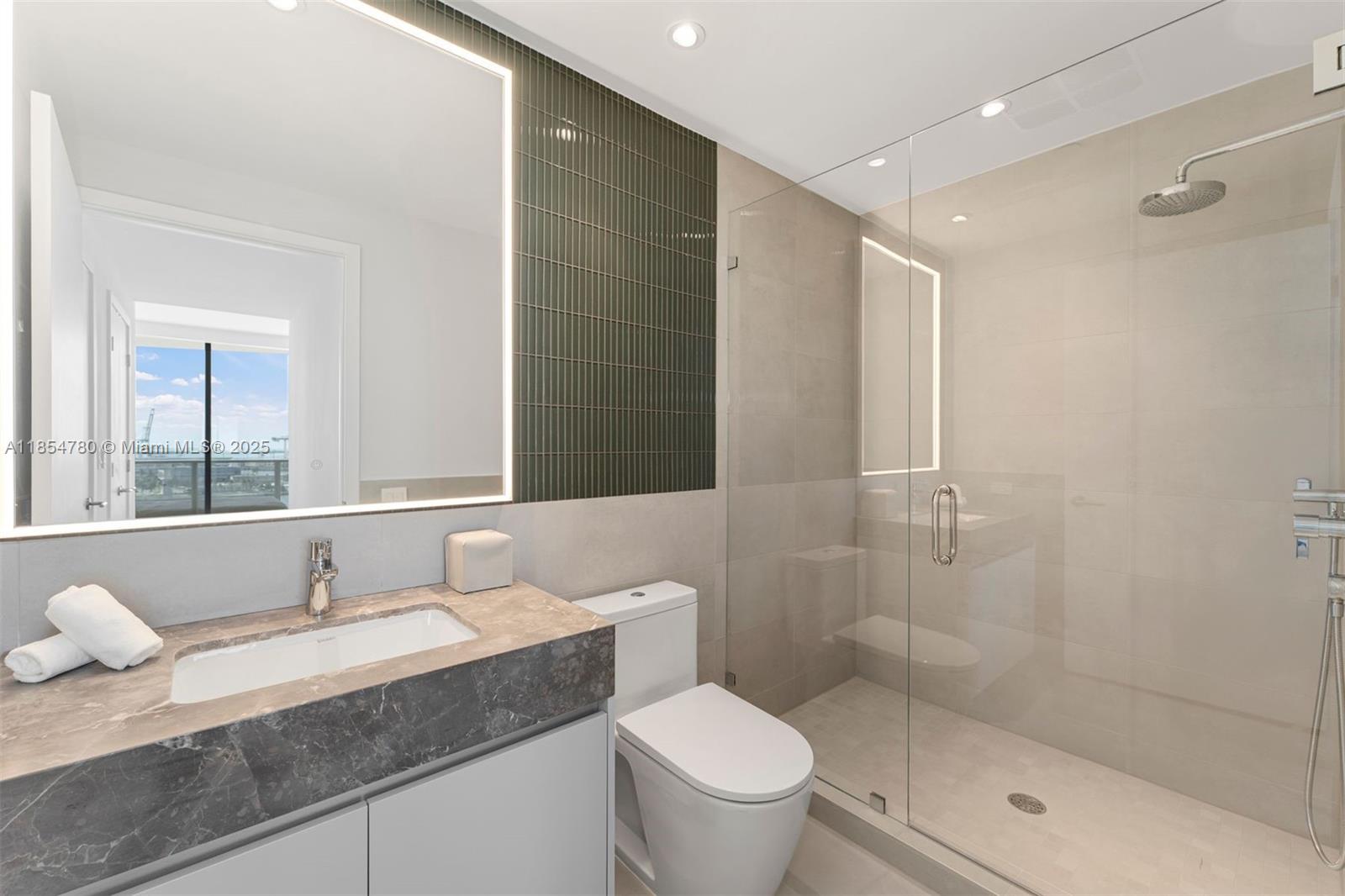 FIVE PARK - Residential