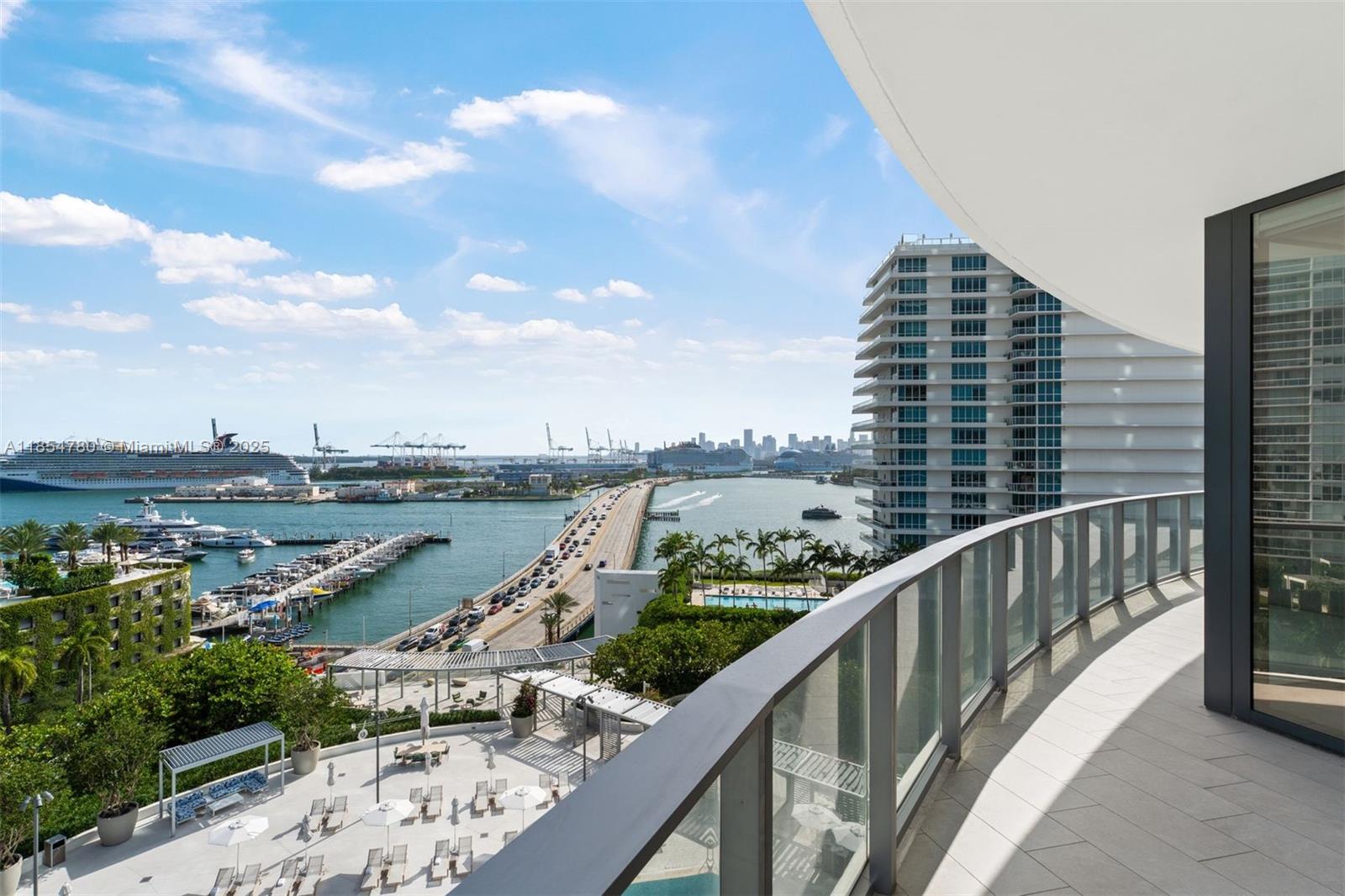 FIVE PARK - Residential