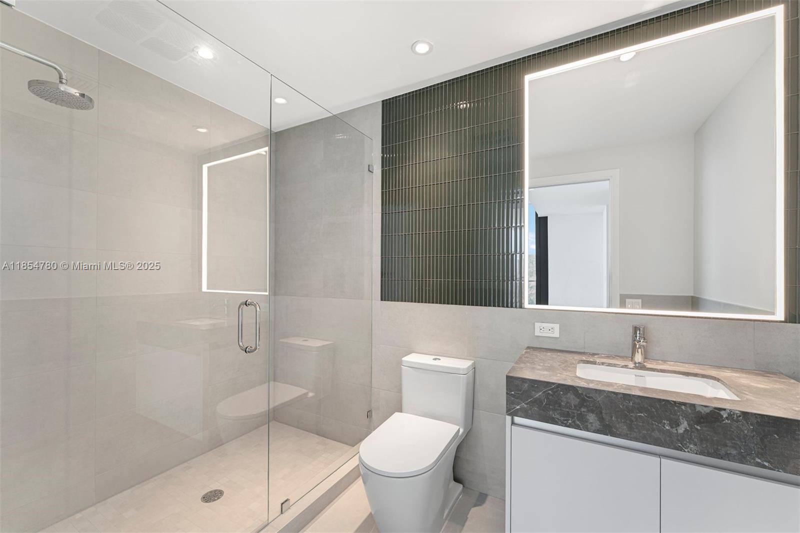 FIVE PARK - Residential