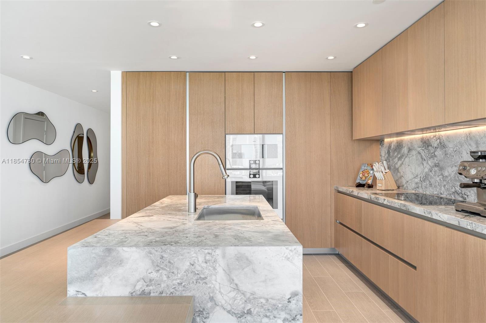 FIVE PARK - Residential