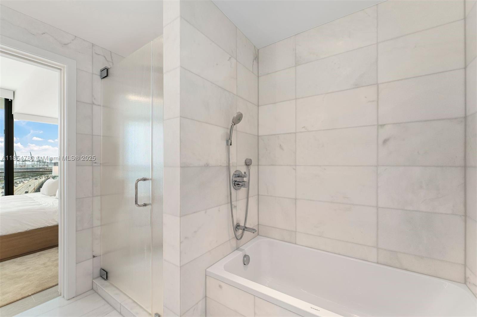 FIVE PARK - Residential