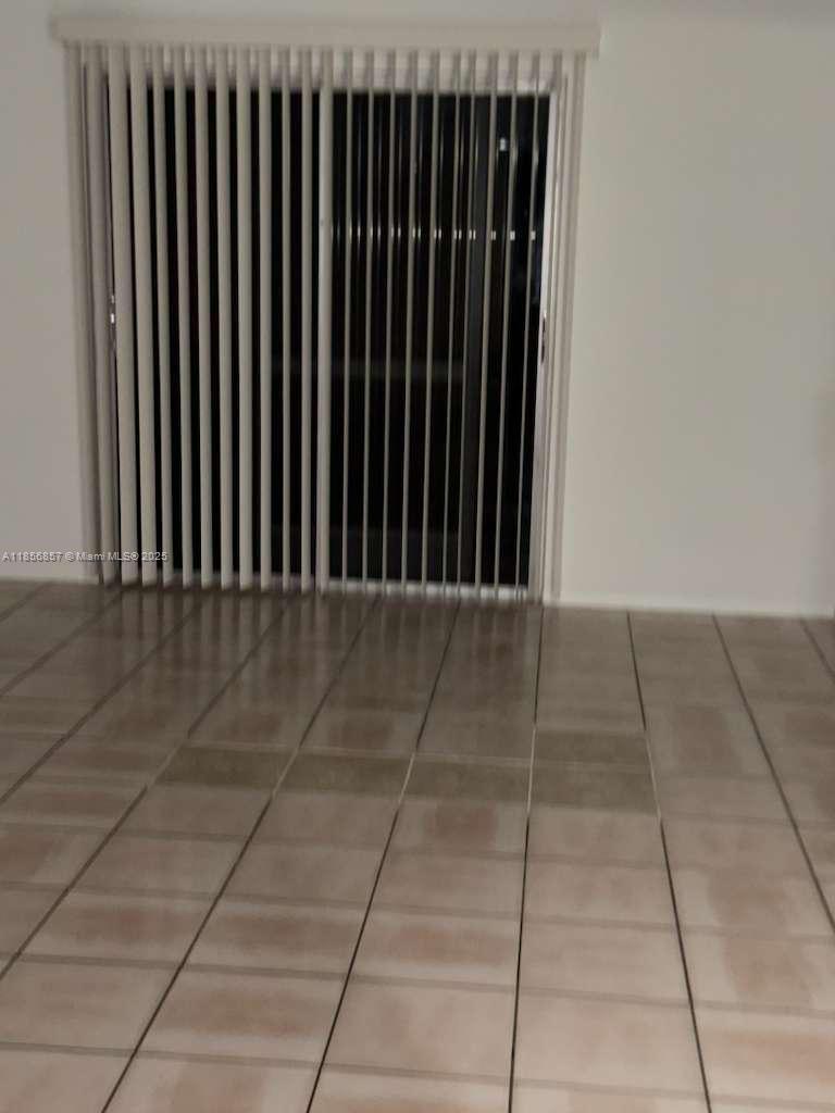 HAMPSHIRE VILLAS CONDO - Residential