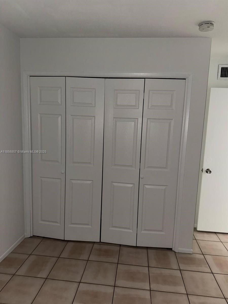 HAMPSHIRE VILLAS CONDO - Residential