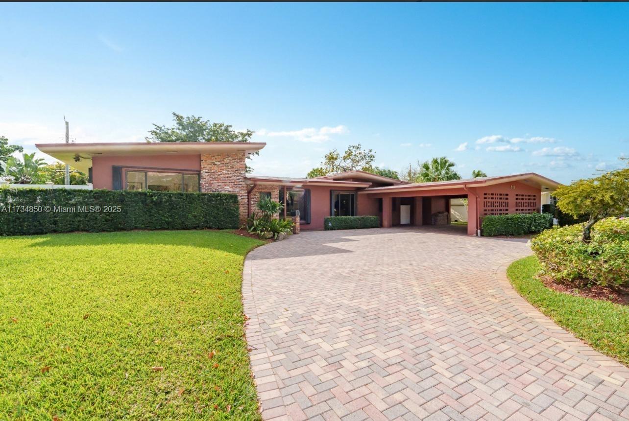 811 N Highland Dr, Hollywood, Broward County, Florida - 4 Bedrooms  
2 Bathrooms - 