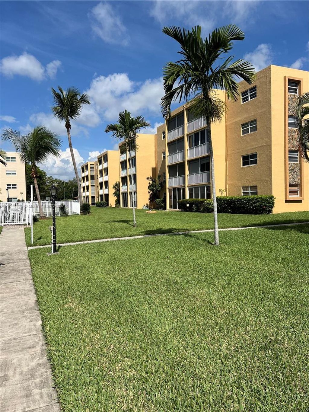 Photo of 202 SE 10th St #308, Dania Beach, FL 33004 (MLS # A11644929)