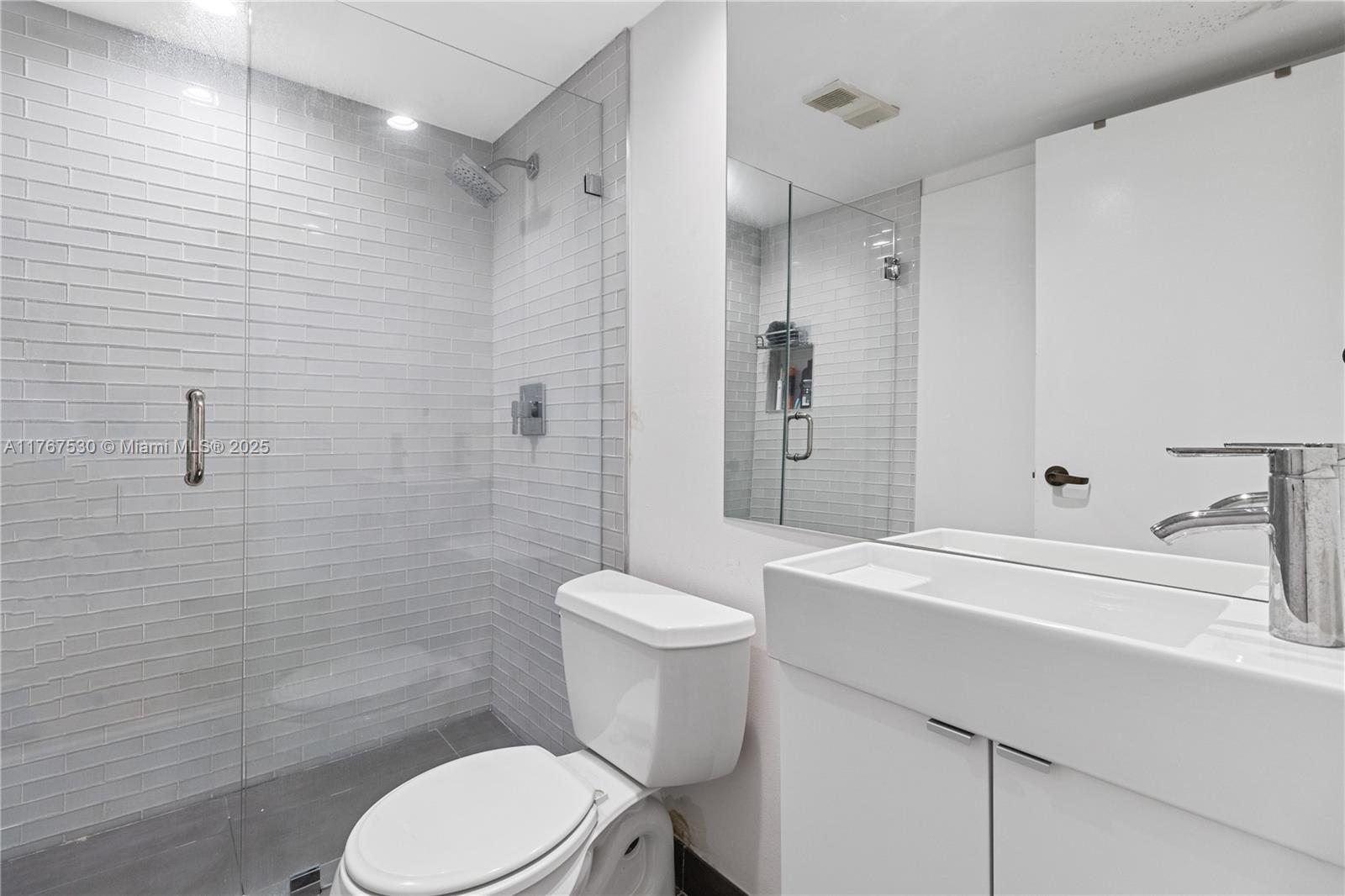 540 Brickell Key Dr 407
