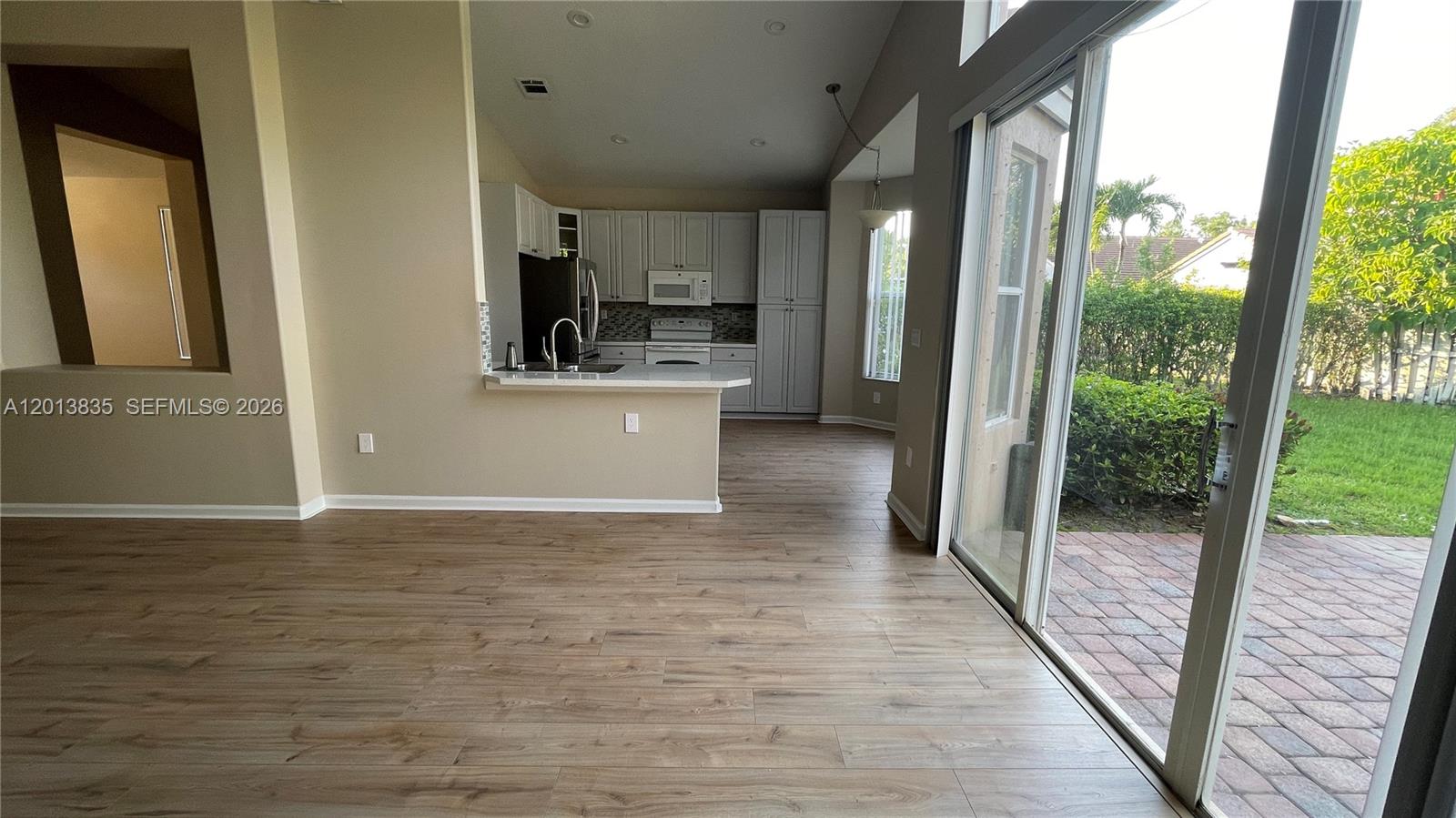 SUNSET LAKES PLAT ONE - Residential