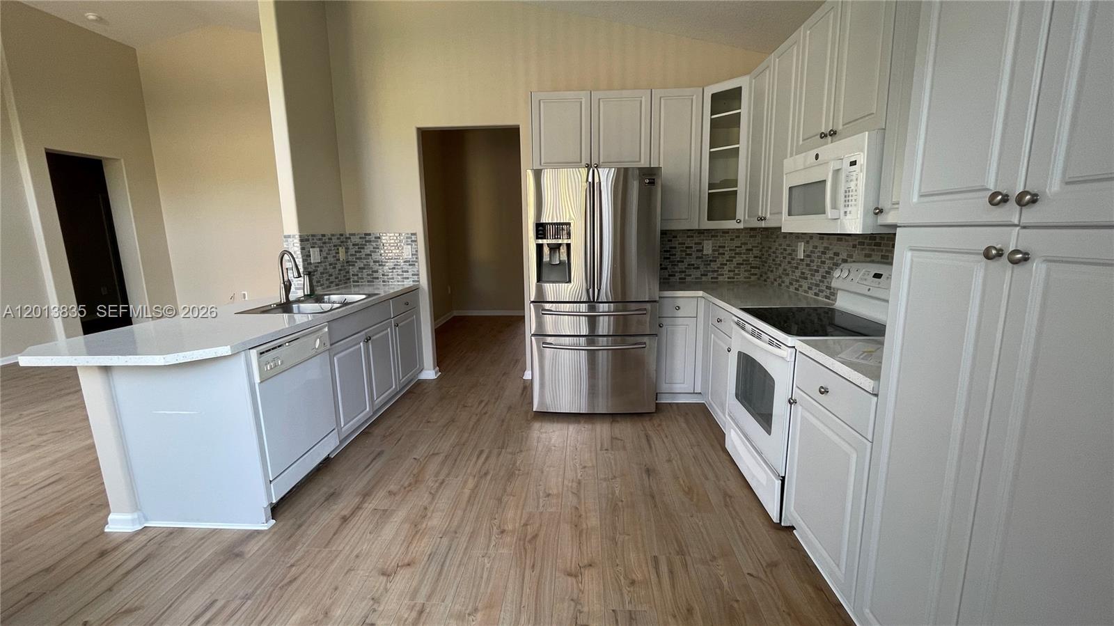 SUNSET LAKES PLAT ONE - Residential