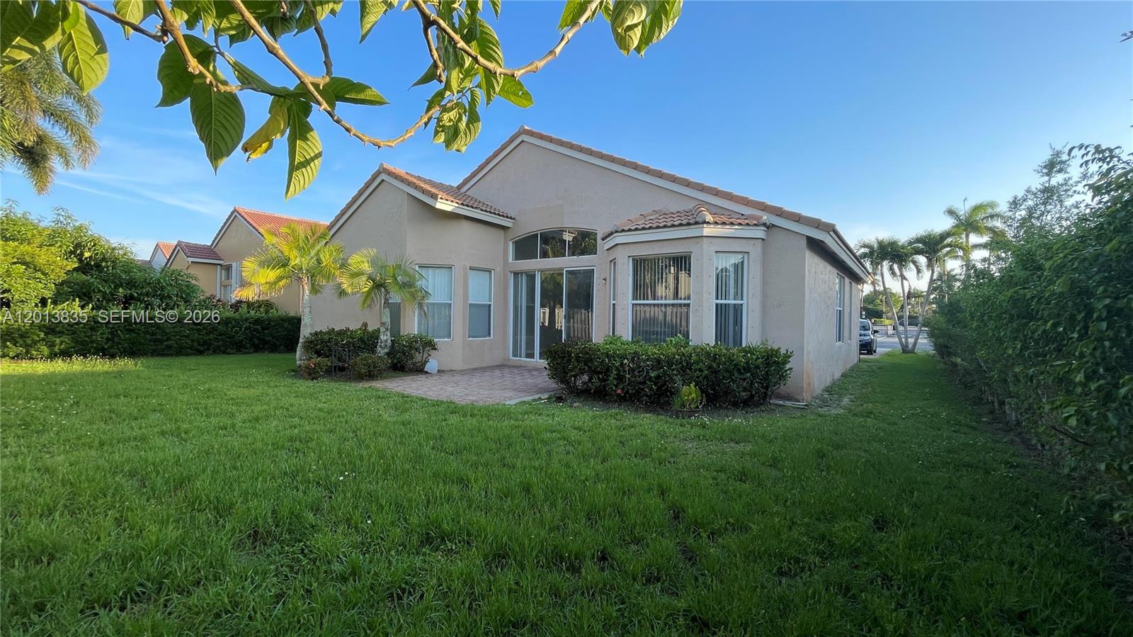 SUNSET LAKES PLAT ONE - Residential