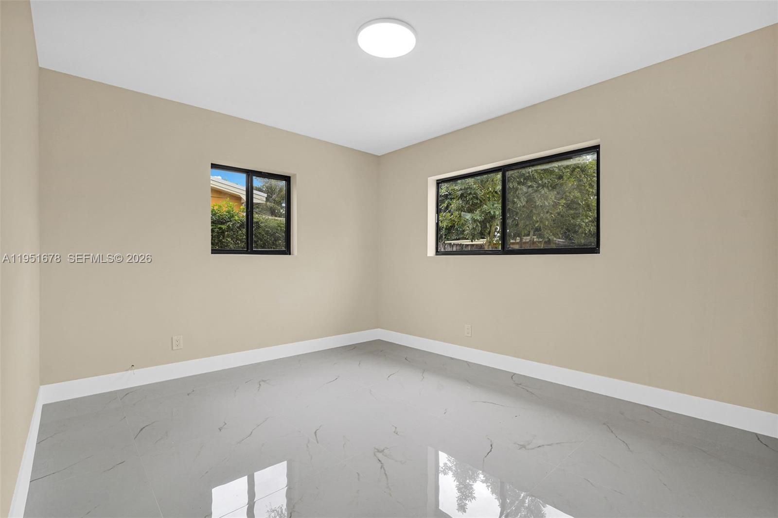 PALMLAND ESTATES 1ST ADDN - Residential