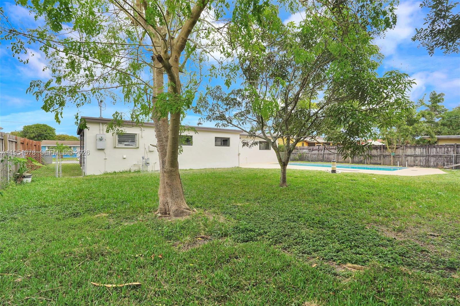 PALMLAND ESTATES 1ST ADDN - Residential