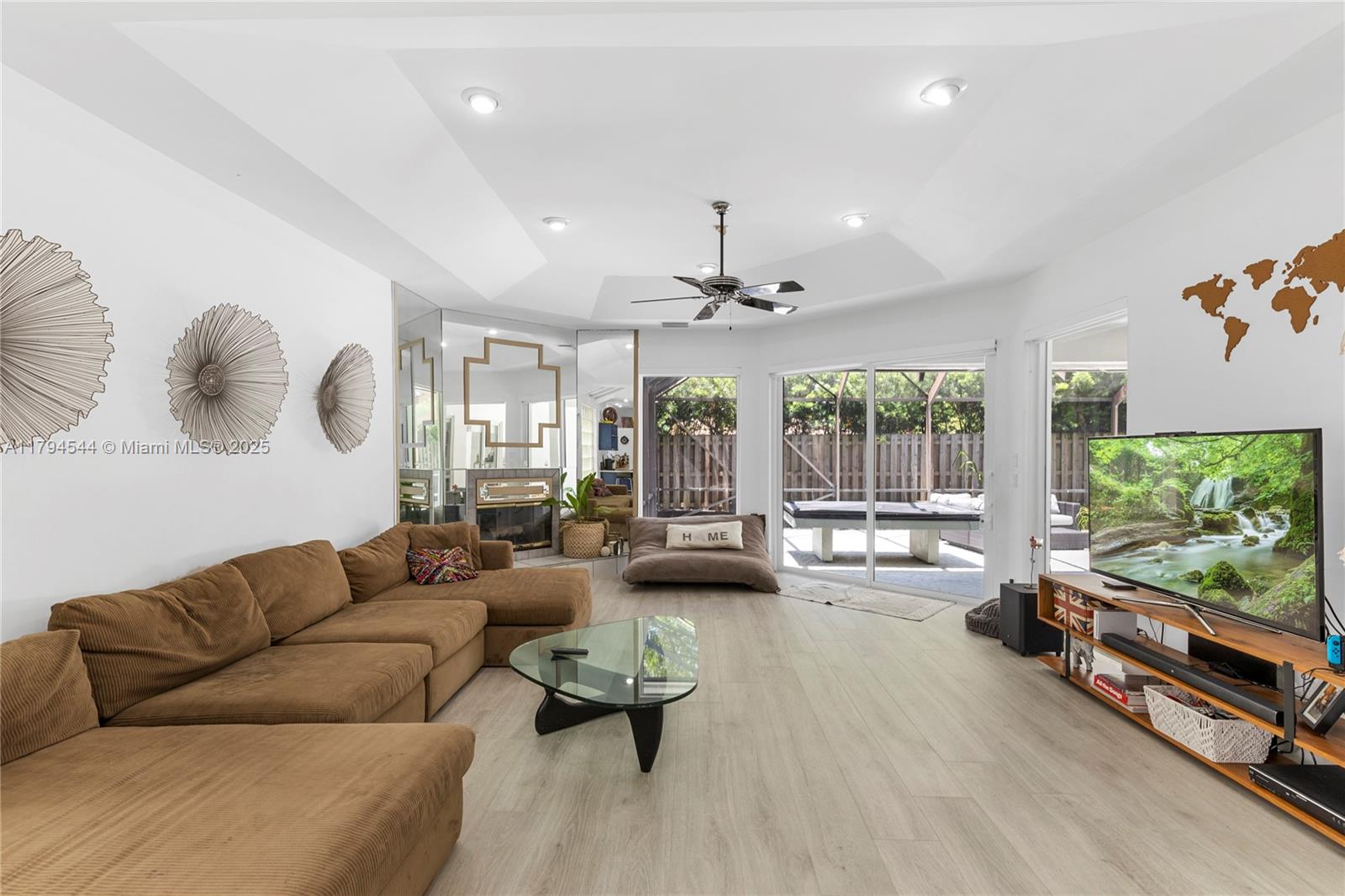 JACARANDA LAKES ENCLAVE - Residential