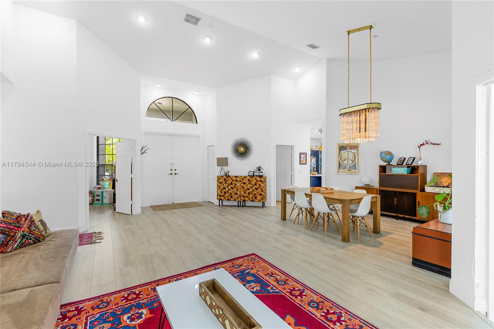 JACARANDA LAKES ENCLAVE - Residential