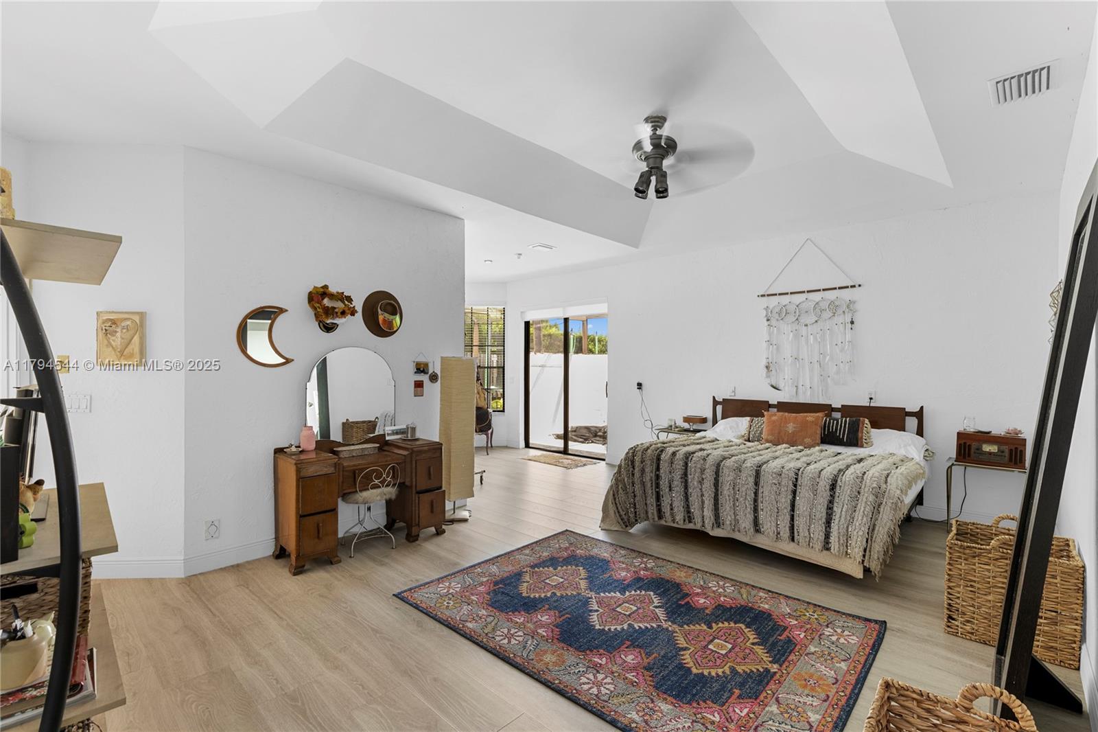 JACARANDA LAKES ENCLAVE - Residential