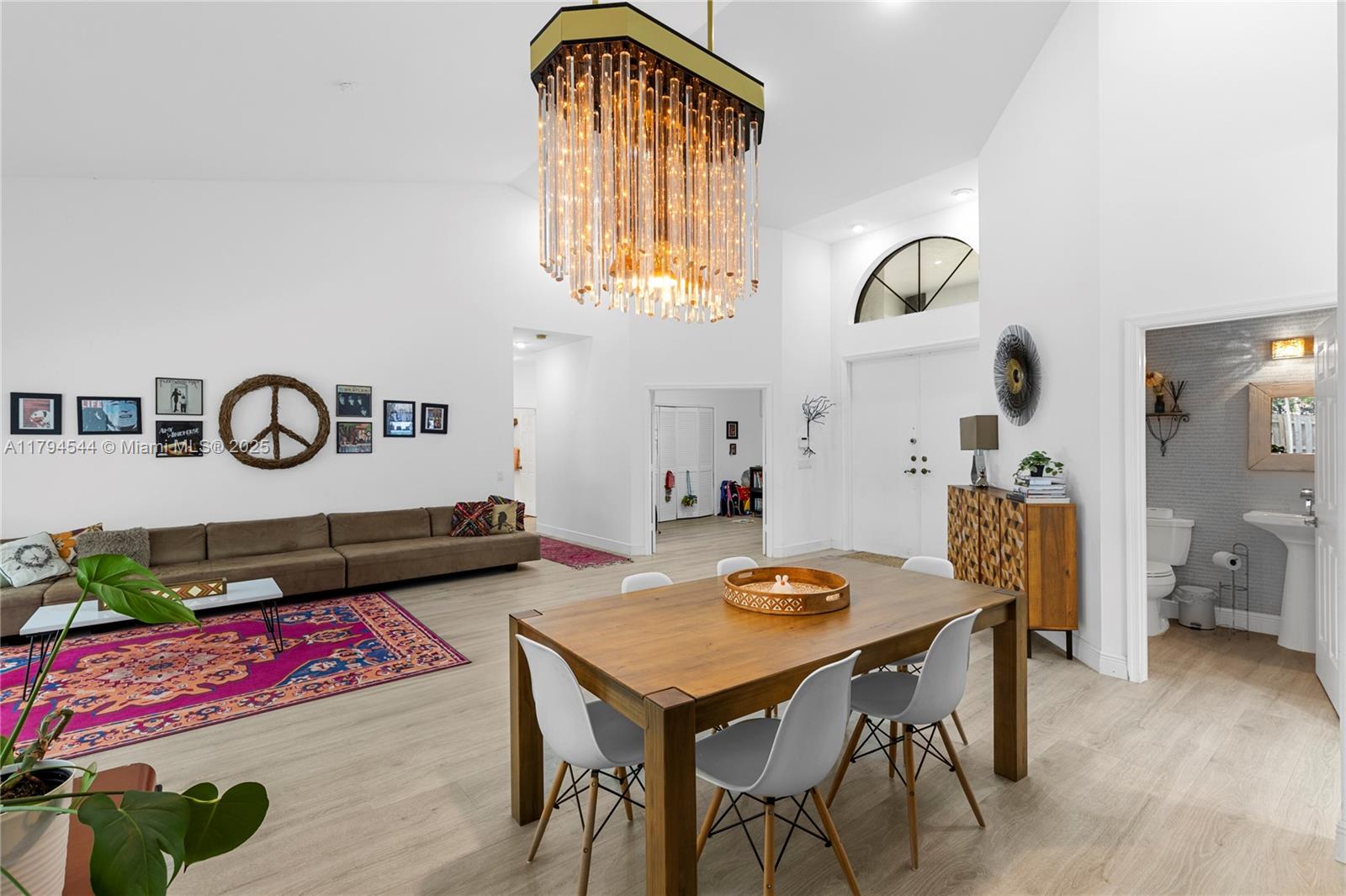JACARANDA LAKES ENCLAVE - Residential