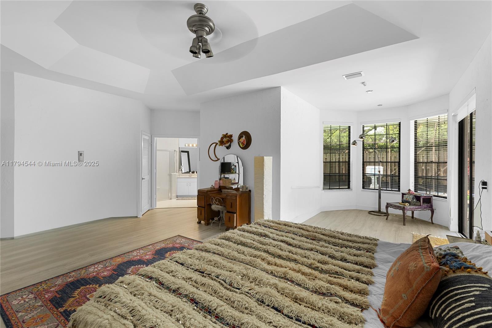 JACARANDA LAKES ENCLAVE - Residential