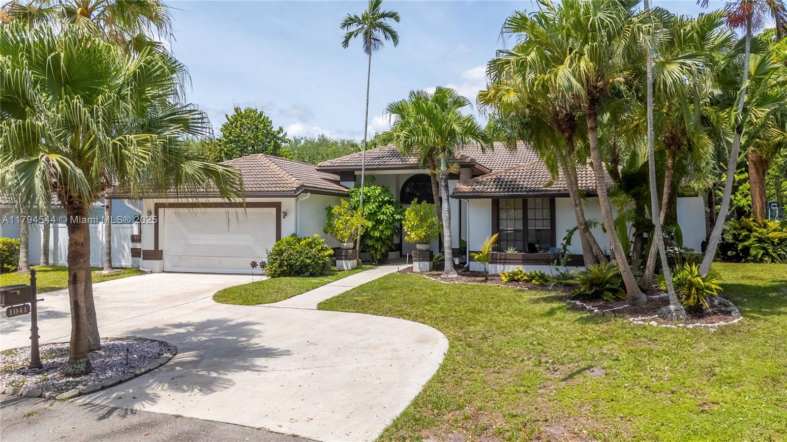 Property for Sale at 1041 Nw 93rd Ter, Plantation, Miami-Dade County, Florida - Bedrooms: 4 
Bathrooms: 3  - $930,000