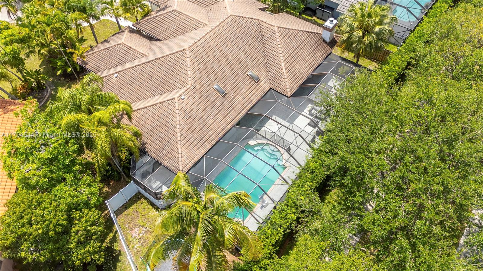 JACARANDA LAKES ENCLAVE - Residential