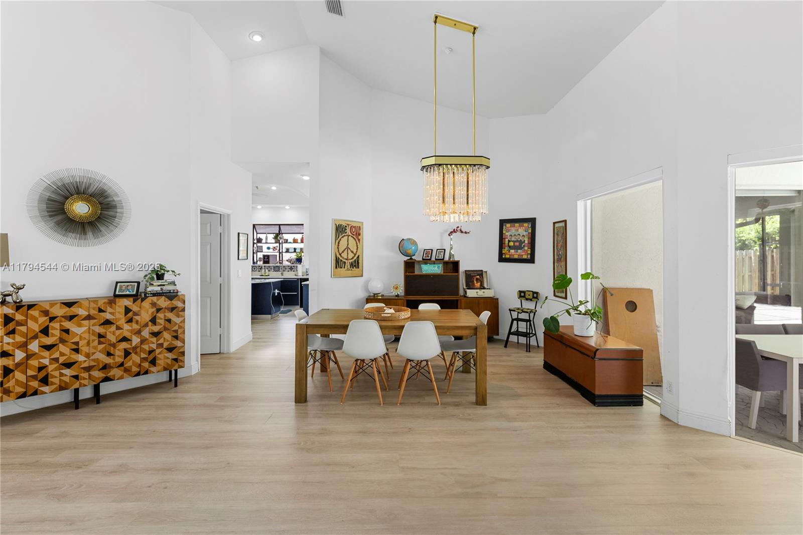 JACARANDA LAKES ENCLAVE - Residential