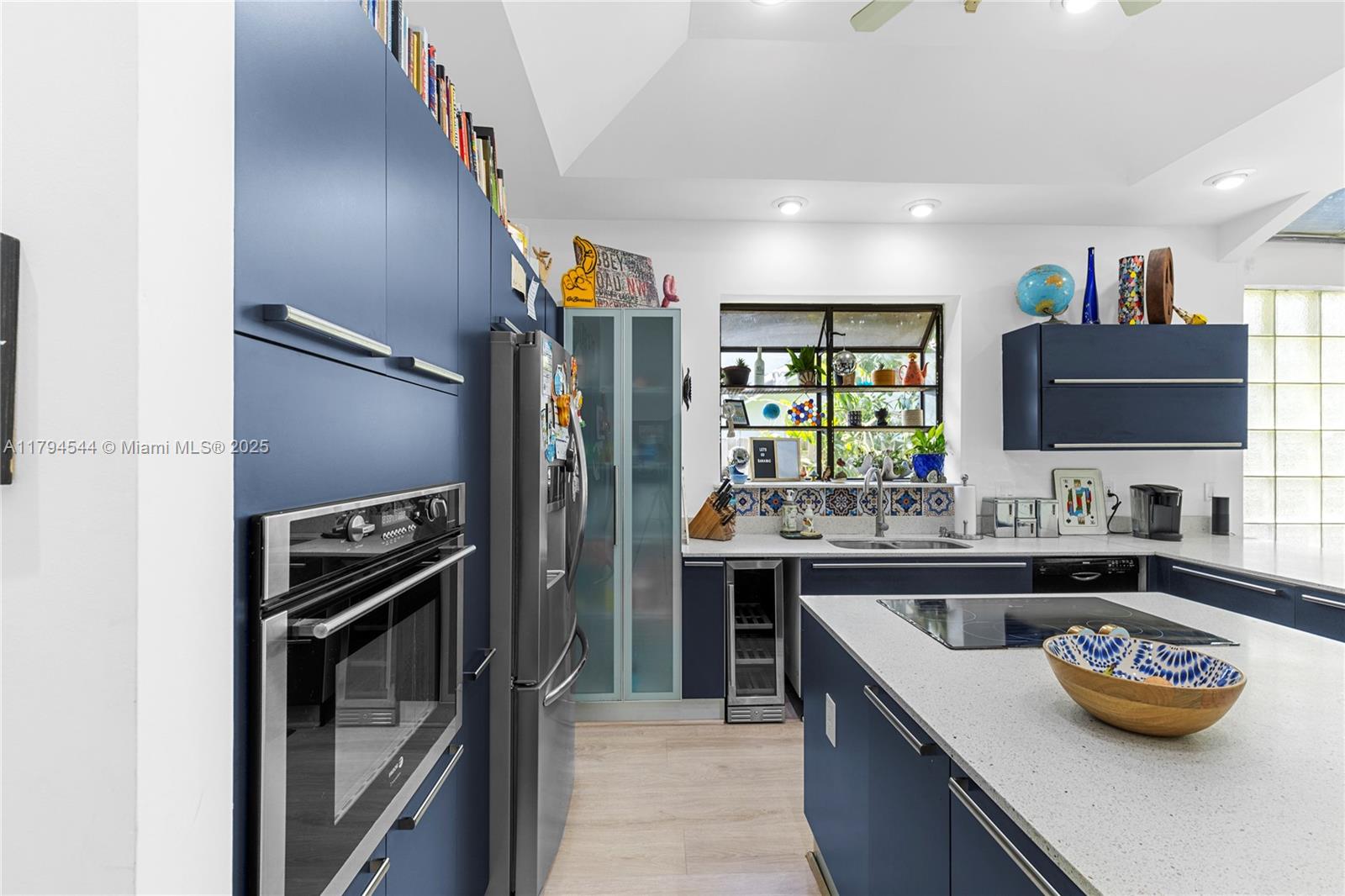 JACARANDA LAKES ENCLAVE - Residential