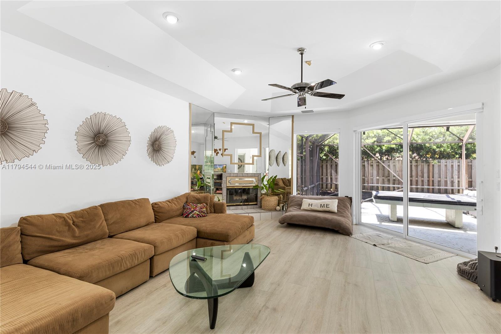 JACARANDA LAKES ENCLAVE - Residential