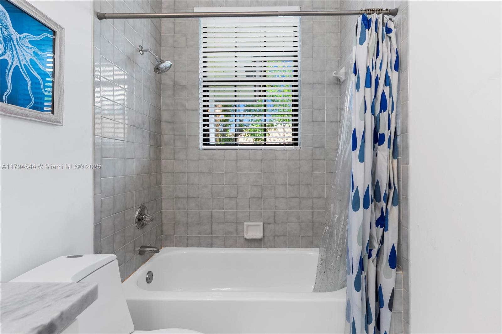 JACARANDA LAKES ENCLAVE - Residential