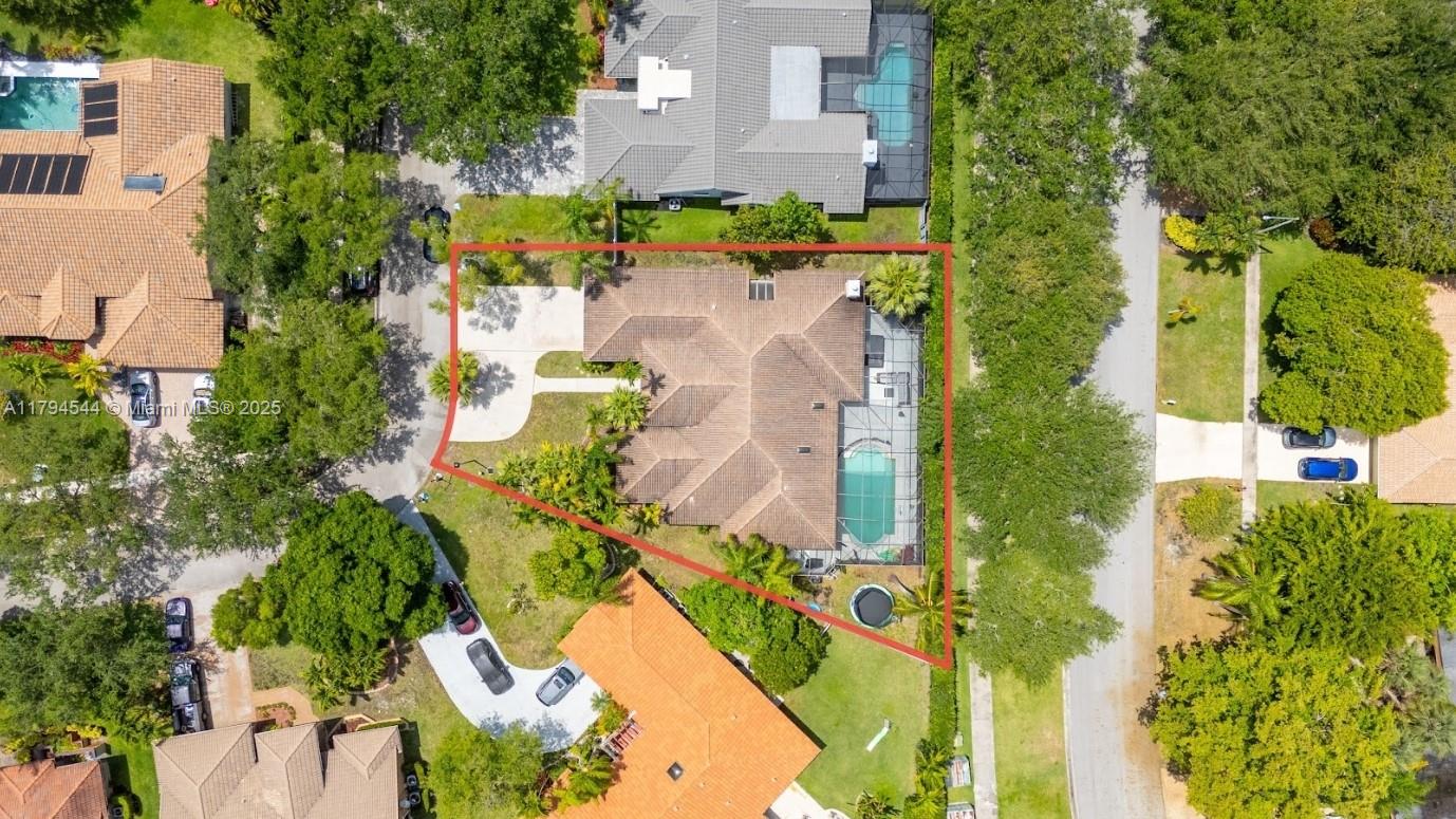 JACARANDA LAKES ENCLAVE - Residential
