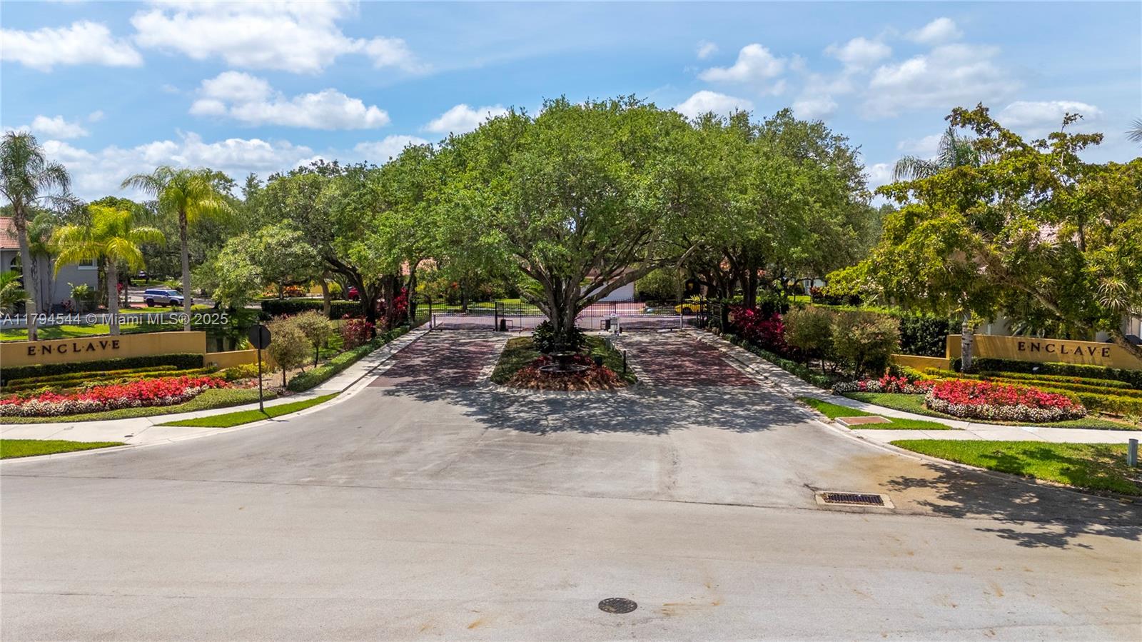 JACARANDA LAKES ENCLAVE - Residential