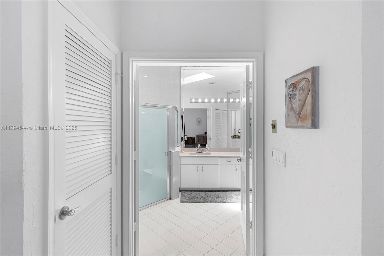JACARANDA LAKES ENCLAVE - Residential