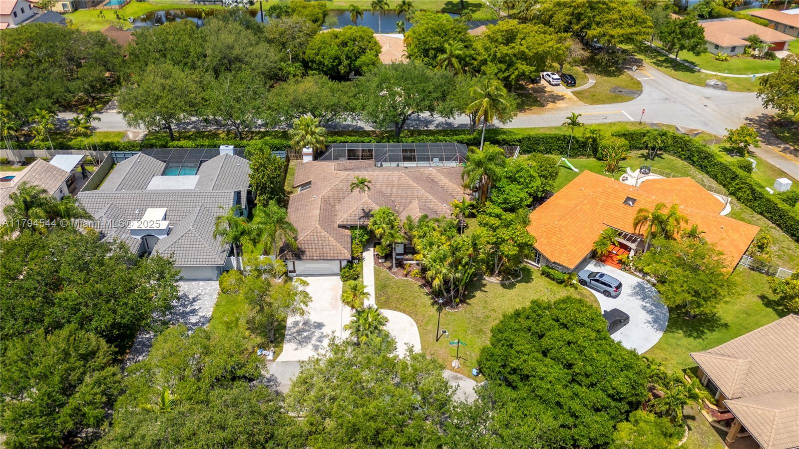 JACARANDA LAKES ENCLAVE - Residential