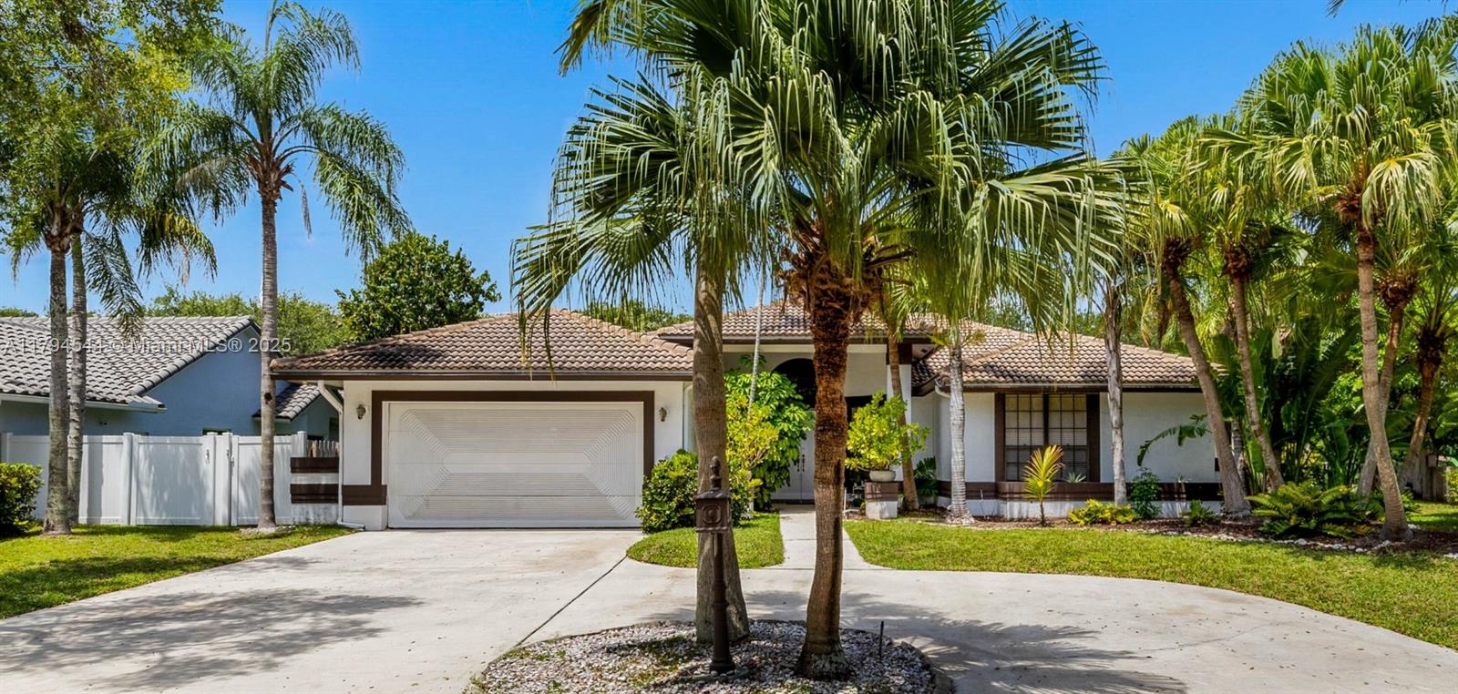 1041 Nw 93rd Ter, Plantation, Miami-Dade County, Florida - 4 Bedrooms  
3 Bathrooms - 