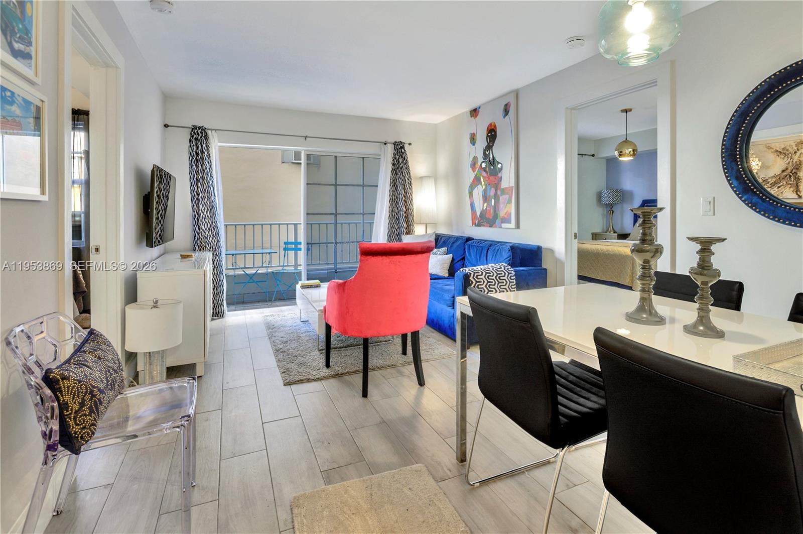 2600 Collins Ave 204