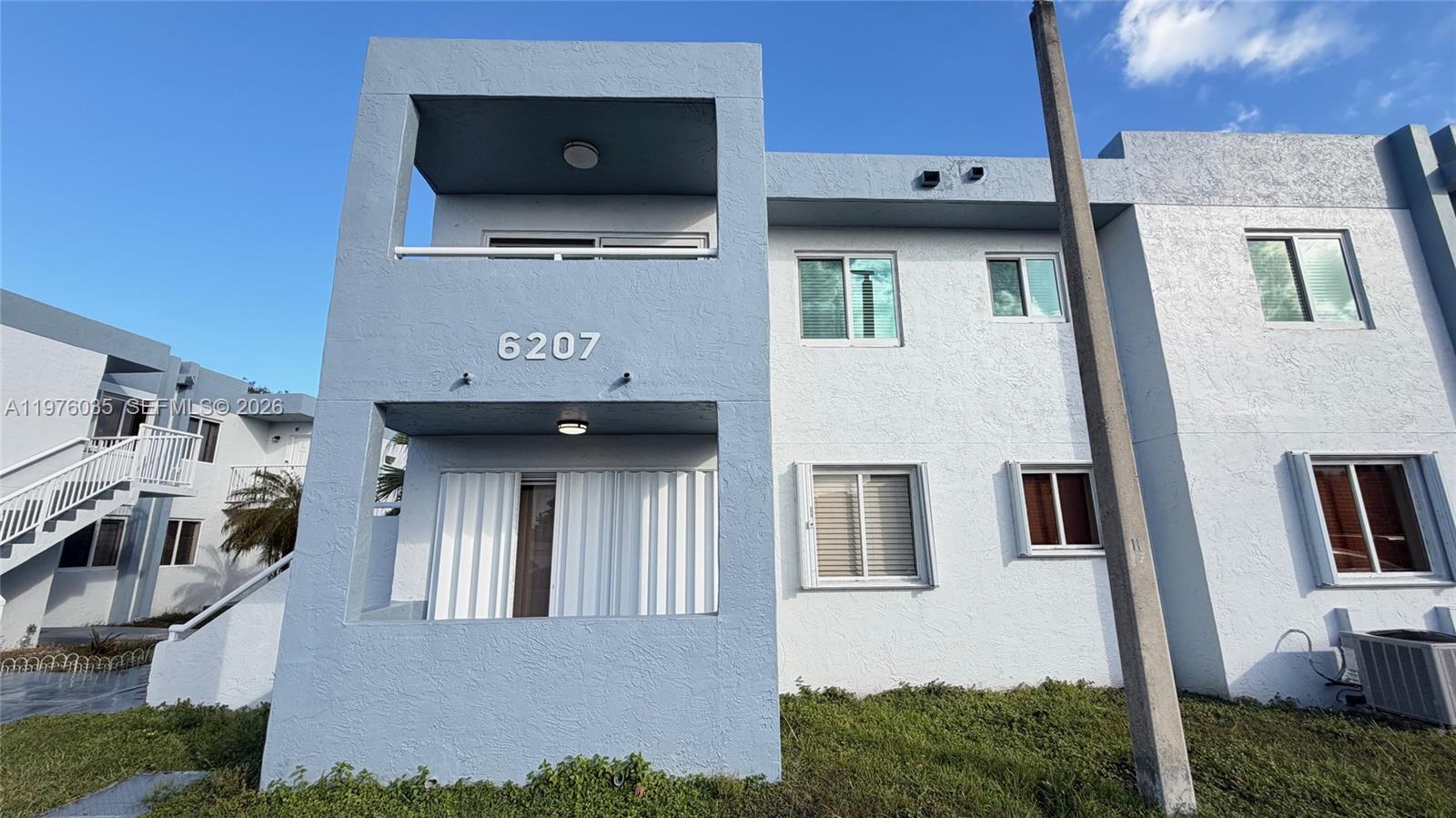 LAKE FOREST PARK CONDO VI - Residential