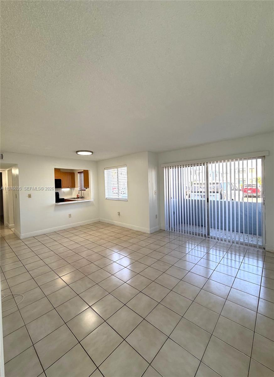 LAKE FOREST PARK CONDO VI - Residential