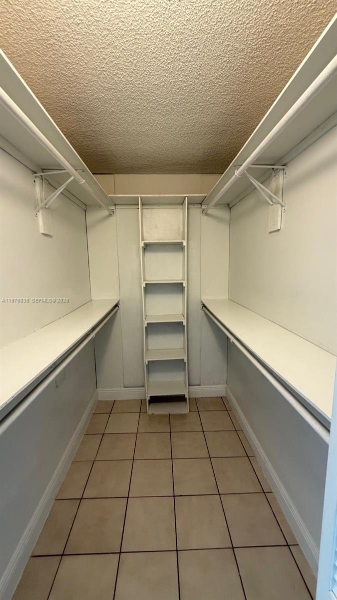 LAKE FOREST PARK CONDO VI - Residential