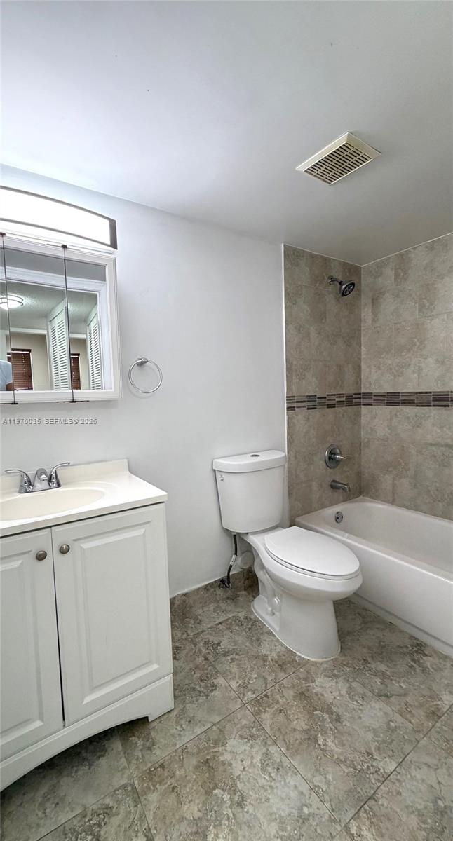 LAKE FOREST PARK CONDO VI - Residential