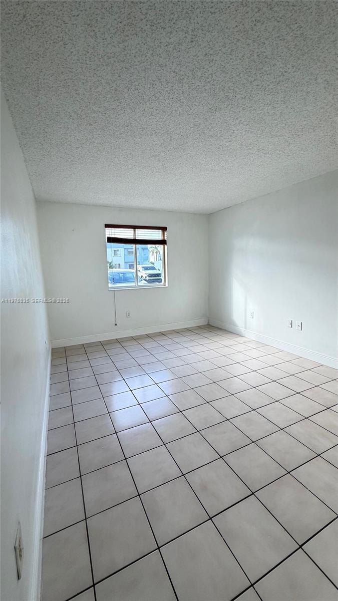 LAKE FOREST PARK CONDO VI - Residential