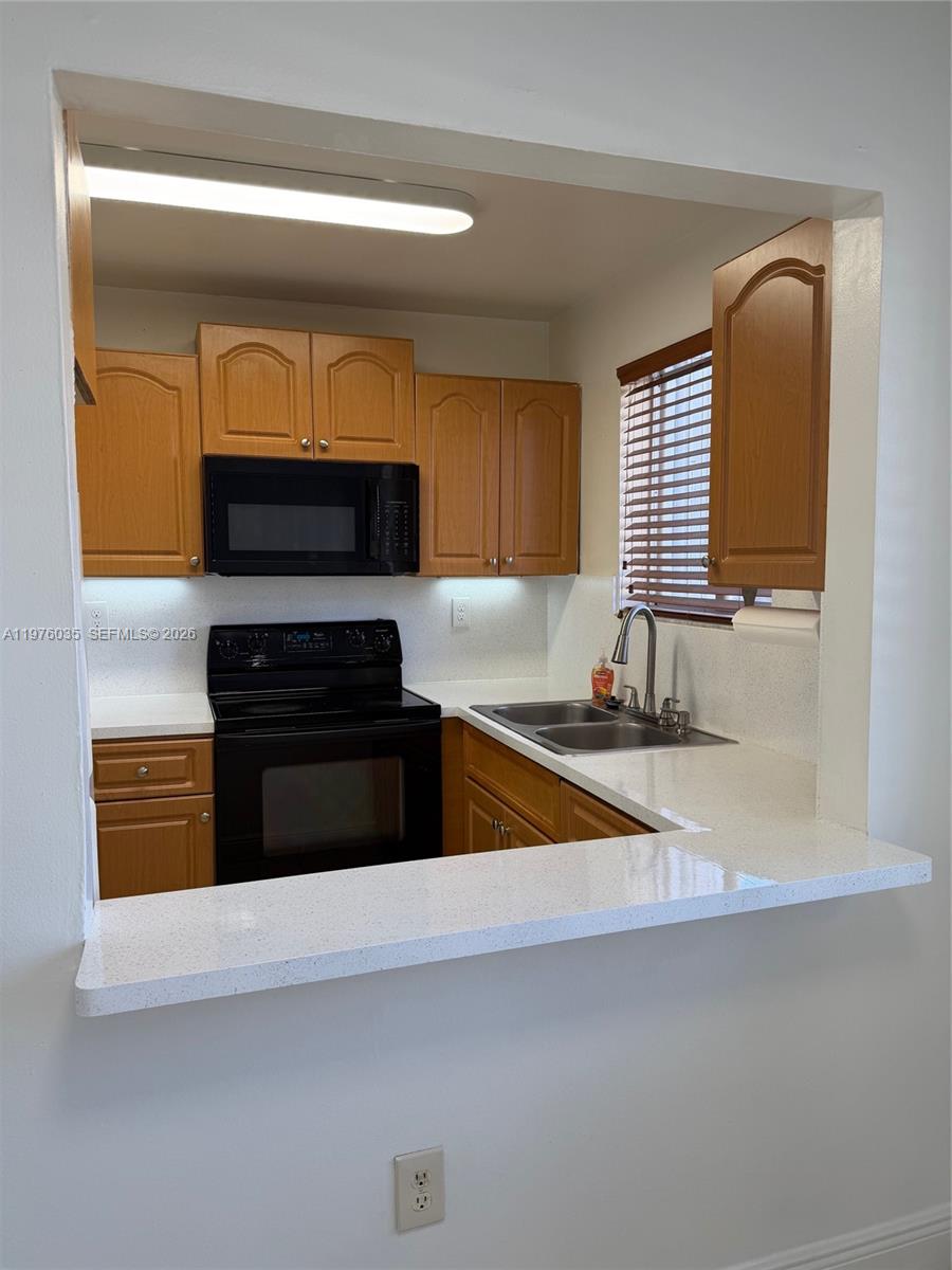 LAKE FOREST PARK CONDO VI - Residential