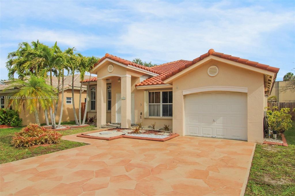 Photo of 14261 N Royal Cove Cir, Davie, FL 33325 (MLS # A11780094)