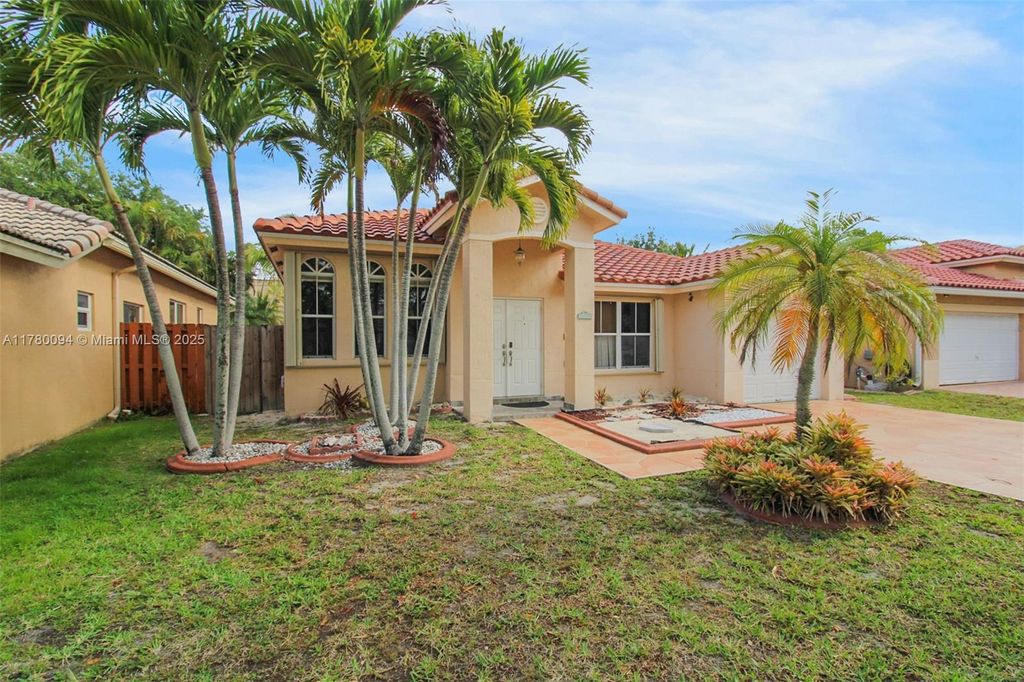 Photo of 14261 N Royal Cove Cir, Davie, FL 33325 (MLS # A11780094)