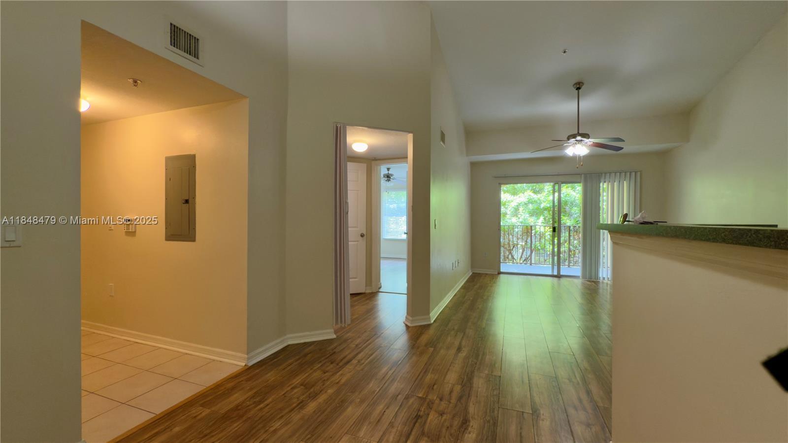 EMERALD ISLE AT LAGUNA LA - Residential Lease