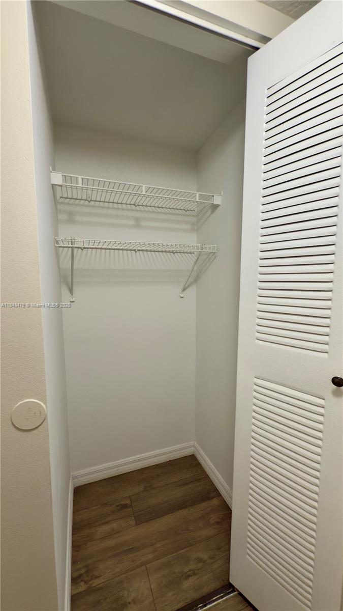 EMERALD ISLE AT LAGUNA LA - Residential Lease